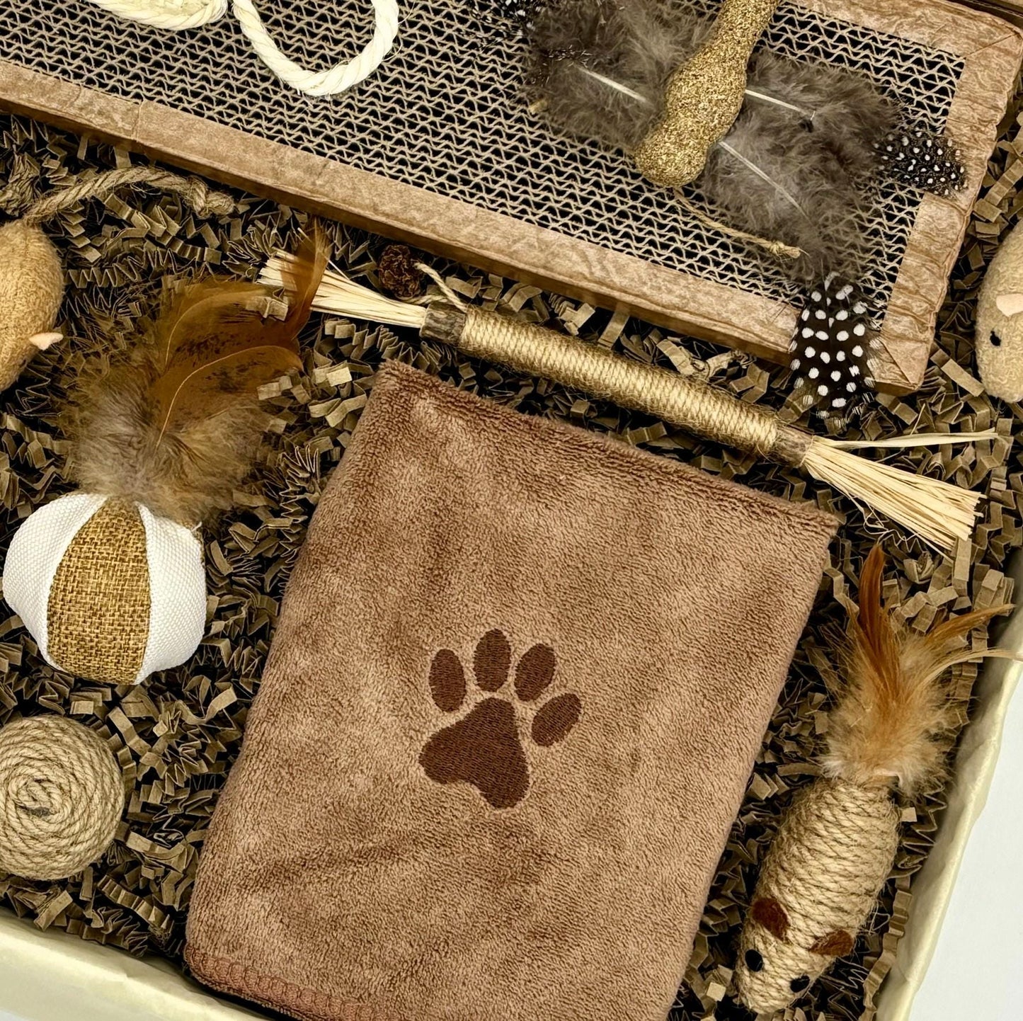 Signature Kitty Cat Natural Gift Box - Handcrafted Eco-Friendly Toys & Accessories for Your Feline Friend, Christmas,Adoption,Birthday Gift